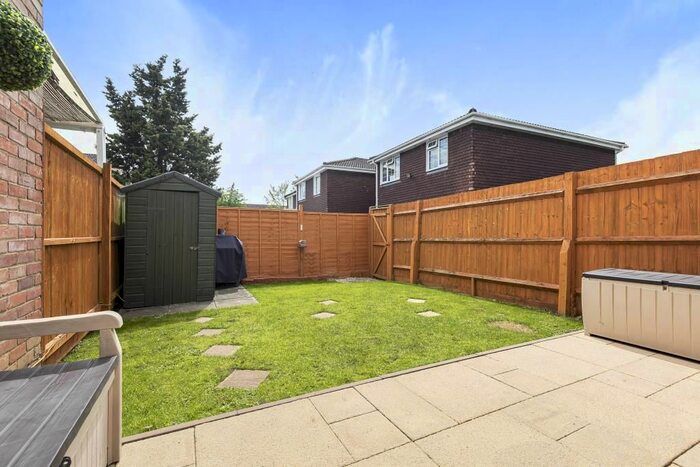 3 Bedroom Terraced House To Rent In Thatcham, Berkshire, RG19