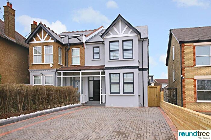 2 Bedroom Apartment For Sale In Finchley Lane, Hendon, NW4