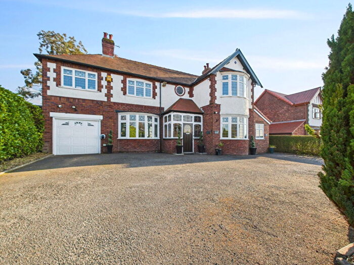 4 Bedroom Detached House For Sale In Turnpike Road, Aughton, Lancashire, L39