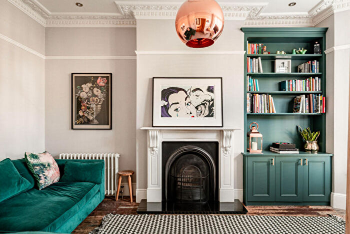 4 Bedroom End Of Terrace House For Sale In Broadfield Road, London, SE6