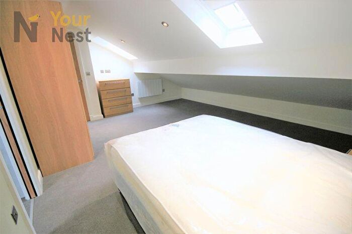 2 Bedroom Apartment To Rent In Flat, Park View, Headingley., LS6