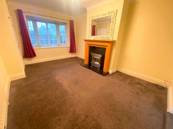 2 Bedroom House To Rent In York Road, Leeds, West Yorkshire, Uk, LS14