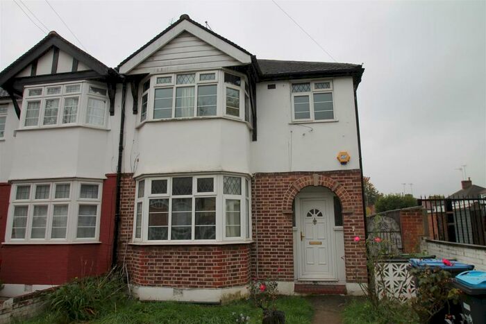 4 Bedroom End Of Terrace House To Rent In Milton Grove, Arnos Grove, N11