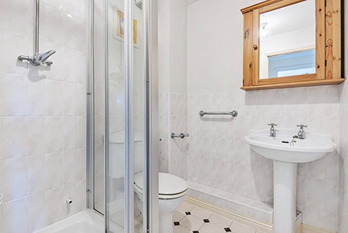 2 Bedroom Apartment To Rent In Worgan Street London, SE16