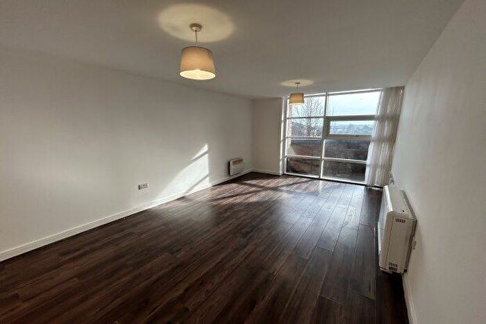 1 Bedroom Flat To Rent In Waterfront West, Brierley Hill, DY5