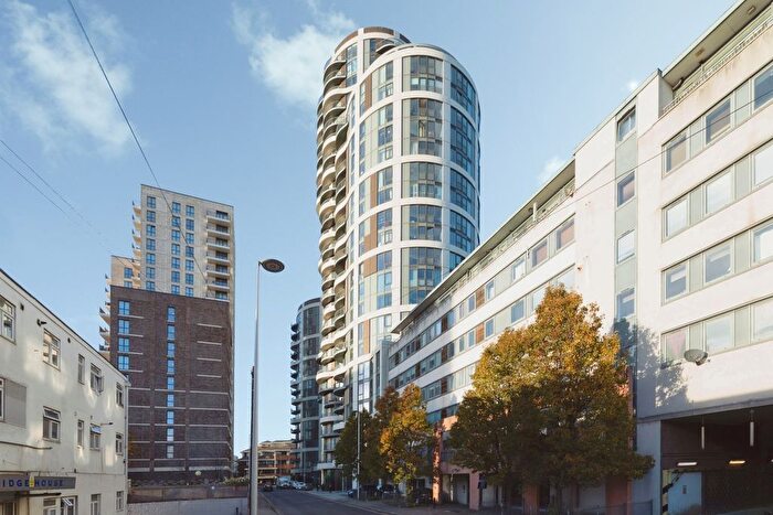 2 Bedroom Flat For Sale In Cambridge Road, Barking, Essex, IG11