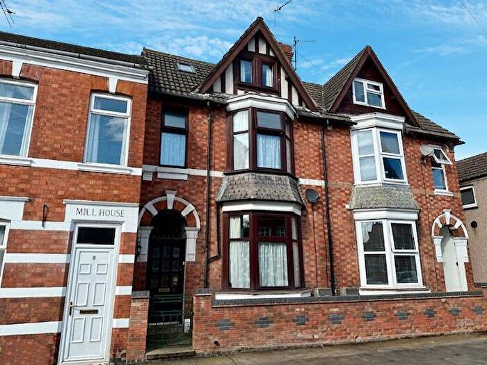 4 Bedroom Terraced House For Sale In Dryden Street, Kettering, NN16