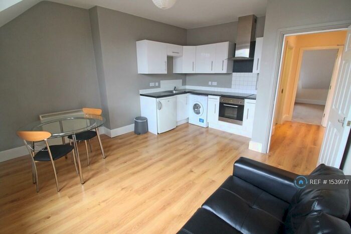 2 Bedroom Flat To Rent In Leicester, Leicester, LE2