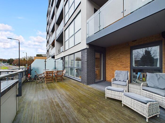 1 Bedroom Flat For Sale In Mill Court, A Station Road, London, N11