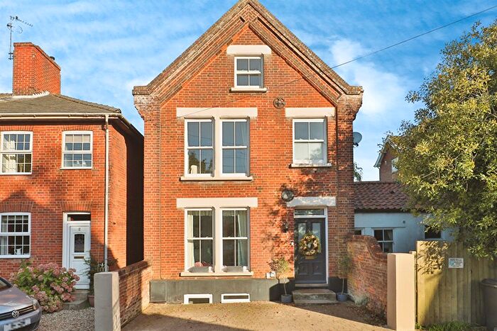 3 Bedroom Link Detached House For Sale In Bath Avenue, Dereham, NR20