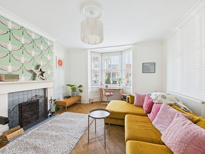 2 Bedroom Flat To Rent In Queens Road, Portsmouth, PO2