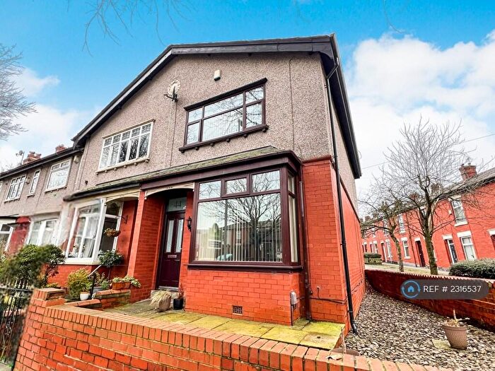 2 Bedroom Terraced House To Rent In Pilsworth Road, Rochdale, OL10
