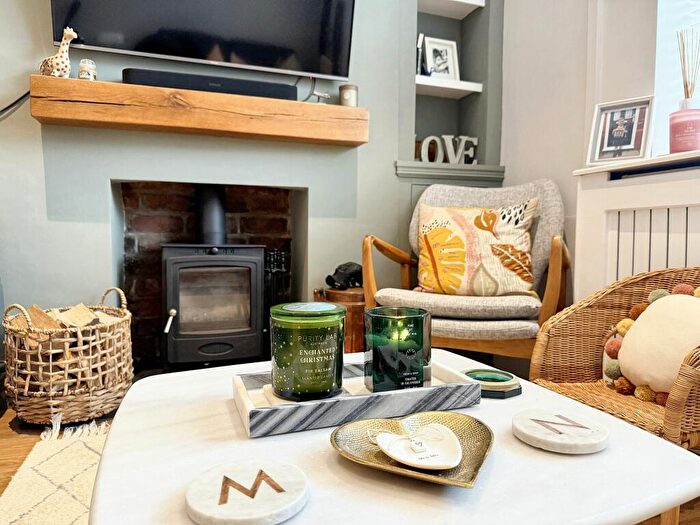 3 Bedroom Terraced House For Sale In Llwyn On Street, Caerphilly, CF83