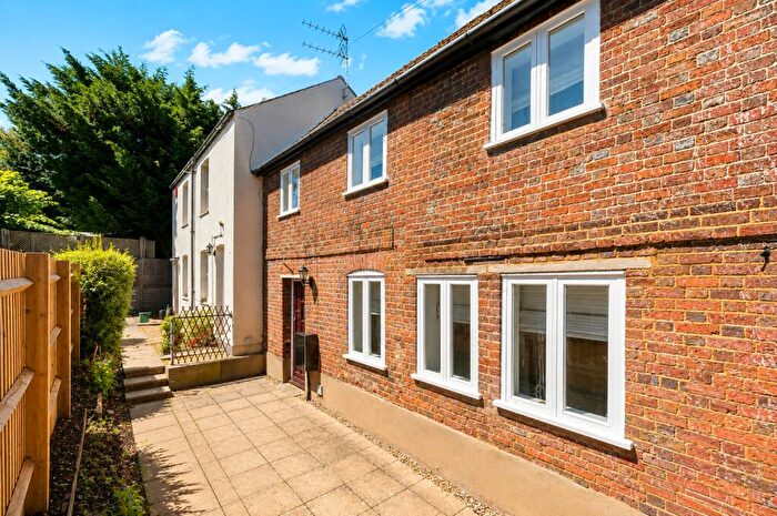 2 Bedroom Cottage To Rent In West Common, Harpenden, Hertfordshire, AL5