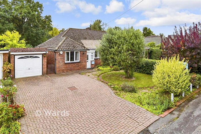 3 Bedroom Semi-Detached Bungalow For Sale In Brook Lane, Snodland, Kent, ME6