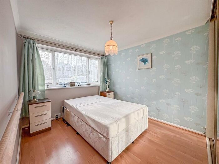 2 Bedroom Semi-Detached Bungalow For Sale In Grasmere Avenue, Hullbridge, Hockley, SS5