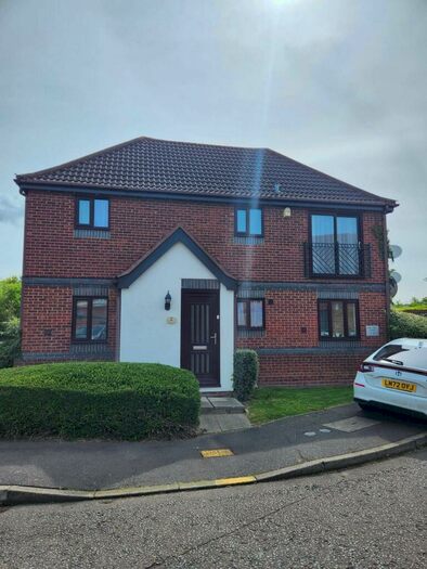 2 Bedroom House To Rent In Ashtree Court, Waltham Abbey, EN9