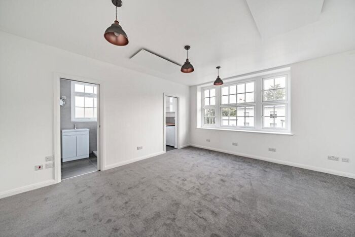 Flat To Rent In North Hill, London, N6