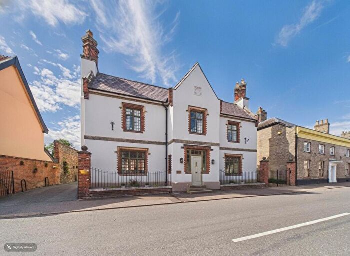 3 Bedroom End Of Terrace House For Sale In High Street, Ixworth, Bury St. Edmunds, IP31