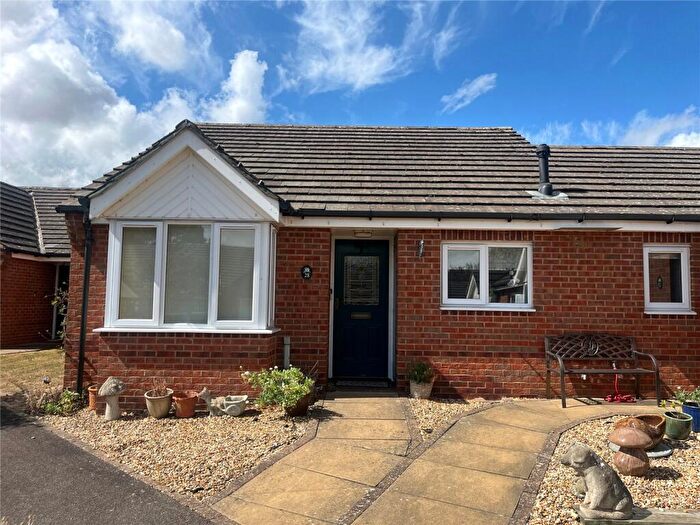 2 Bedroom Bungalow For Sale In Sourton Place, Daventry, Northamptonshire, NN11