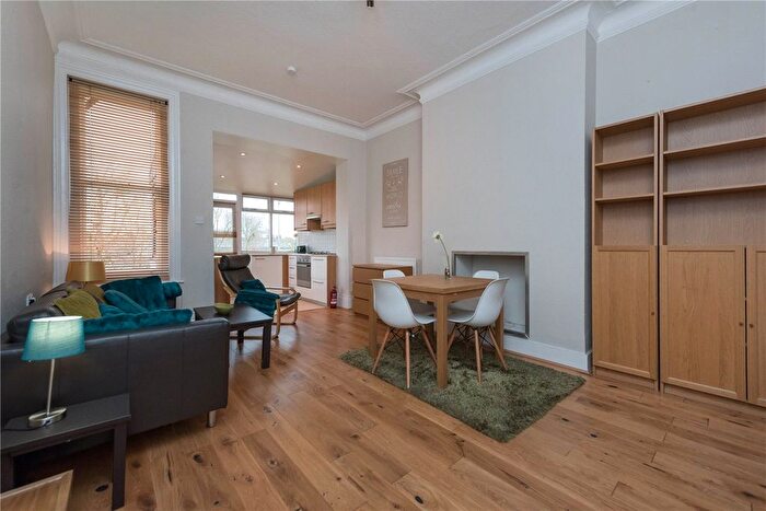 2 Bedroom Flat To Rent In Brondesbury Park, London, NW2
