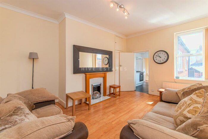 3 Bedroom Maisonette To Rent In Doncaster Road, Sandyford, Newcastle Upon Tyne, NE2