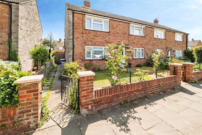 2 Bedroom Flat For Sale In Dacre Crescent, Aveley, South Ockendon, Essex, RM15