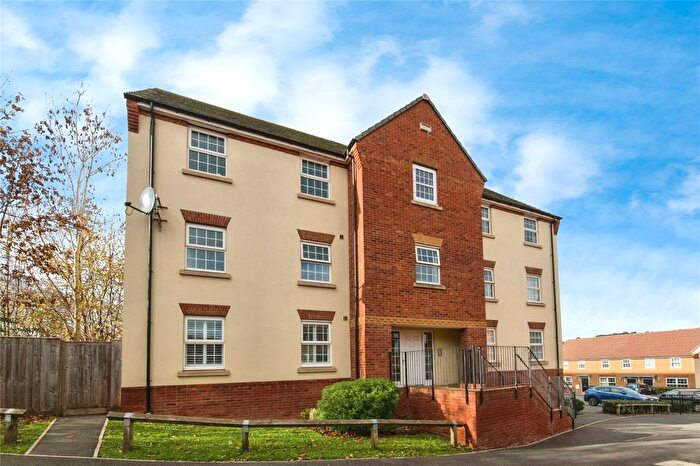 2 Bedroom Flat For Sale In Celtic Close, Exeter, Devon, EX1