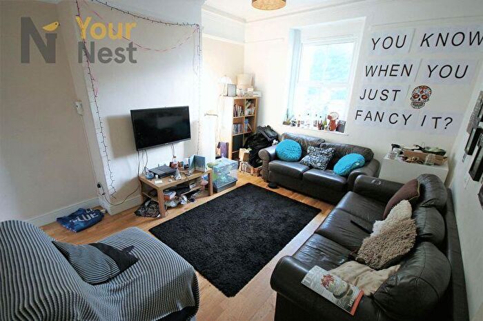 5 Bedroom Cottage To Rent In Cottage Road, Leeds, LS6