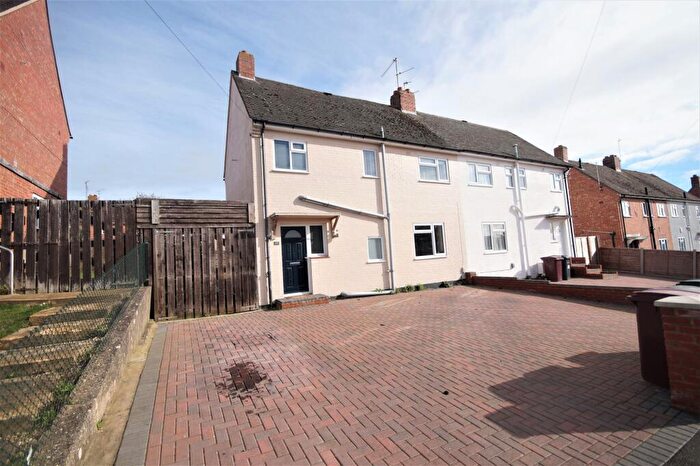 3 Bedroom Semi-Detached House To Rent In Ambrook Road, Reading, RG2