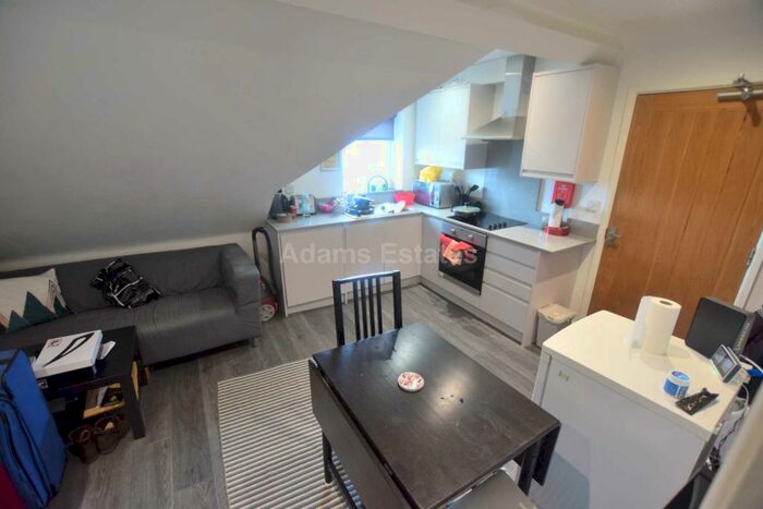 1 Bedroom Flat To Rent In Caversham Road, Reading, RG1