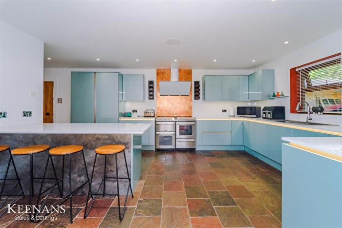 4 Bedroom Semi-Detached House For Sale In Burnley Road, Rossendale, BB4