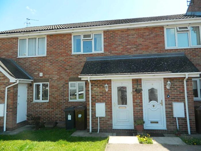 2 Bedroom House For Sale In Pinewood Drive, Potters Bar, EN6