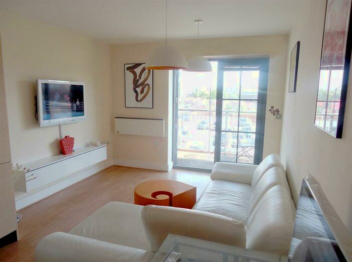 2 Bedroom Apartment To Rent In Home, Chapeltown Street, Manchester, M1