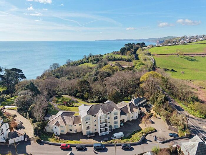 2 Bedroom Flat For Sale In Holcombe Drive, Dawlish, EX7