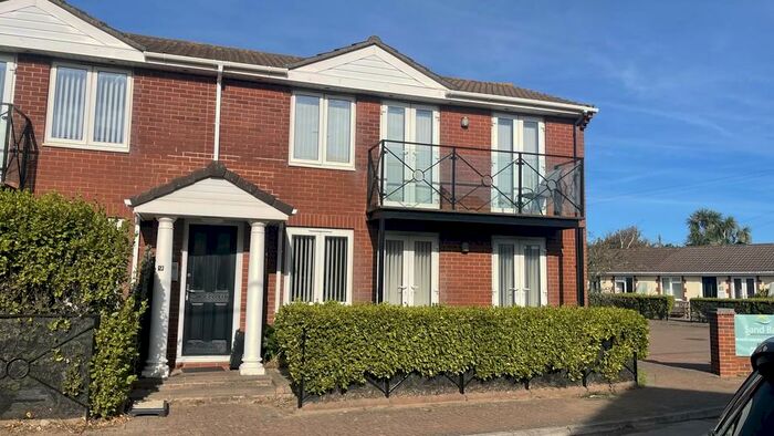 2 Bedroom Ground Flat To Rent In Beach Road, Weston Super Mare, BS22