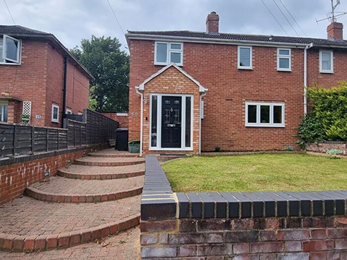 3 Bedroom Semi-Detached House To Rent In Wilga Road, Welwyn, AL6