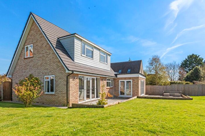 4 Bedroom Detached House For Sale In Bernards Close, Chearsley, HP18