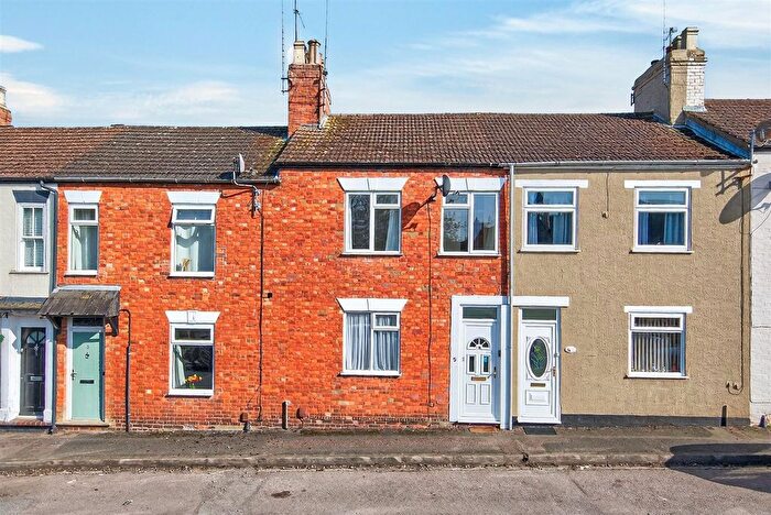 3 Bedroom Terraced House For Sale In Church Street, New Bradwell, Milton Keynes, MK13