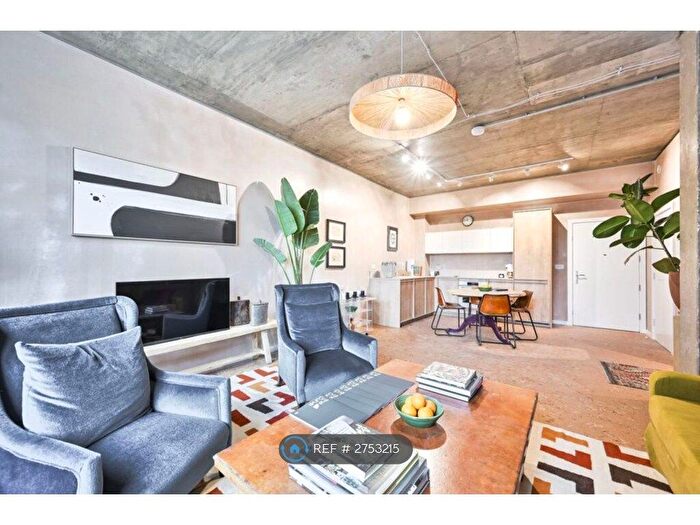 2 Bedroom Flat To Rent In Bard Road, London, W10