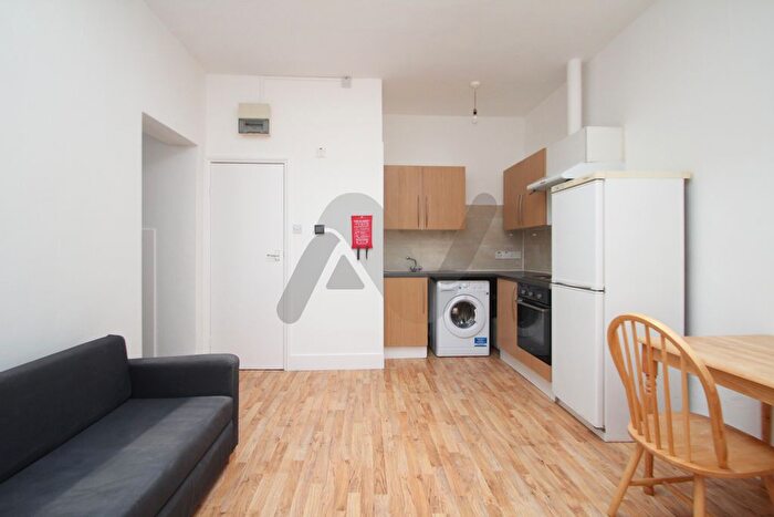 Studio To Rent In Seven Sisters Road, London, N4