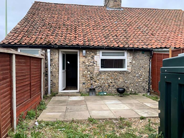 2 Bedroom Cottage To Rent In Holmsey Green, Beck Row, Bury St. Edmunds, IP28