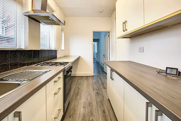 3 Bedroom Terraced House To Rent In Herschell Street, Leicester, LE2