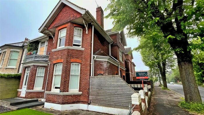 1 Bedroom Flat To Rent In Wilbury Gardens, Hove, BN3