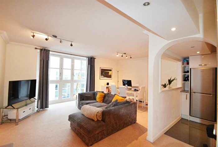 1 Bedroom Flat To Rent In Stunning One Bed With Gorgeous Canal Views, NW1