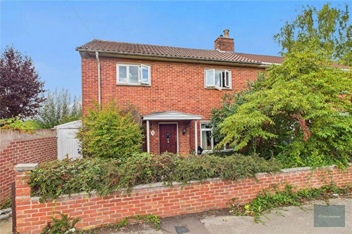3 Bedroom Semi-Detached House For Sale In Lambrok Close, Trowbridge, BA14