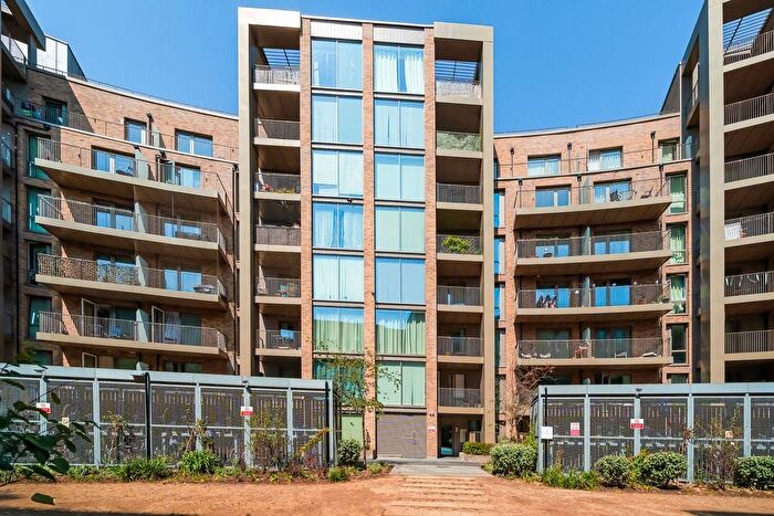 3 Bedroom Flat For Sale In Garnet Place, West Drayton, UB7