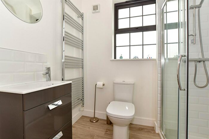 2 Bedroom Character Property For Sale In Newport Road, Apse Heath, Isle Of Wight, PO36