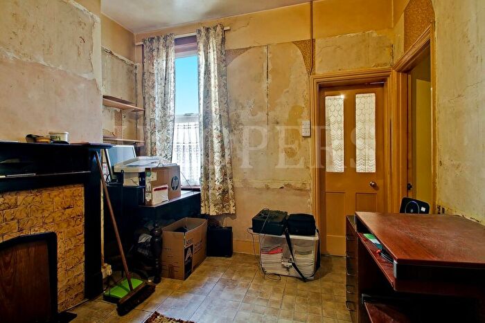 3 Bedroom Terraced House For Sale In West Ella Road, London, NW10