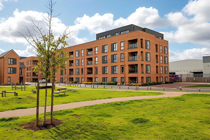 2 Bedroom Flat For Sale In Windstar Drive, South Ockendon, Thurrock, RM15